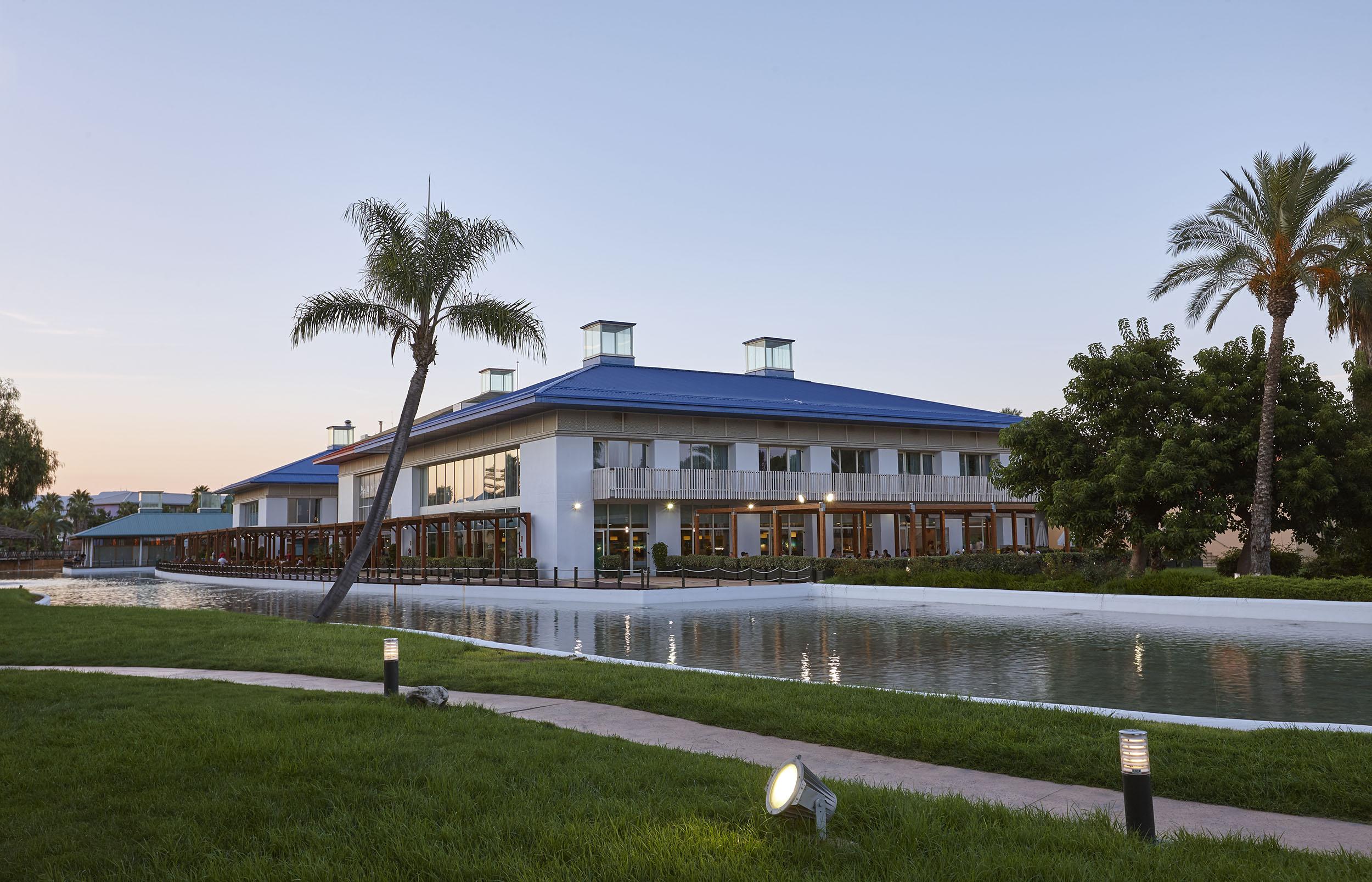 Hotel Portaventura Caribe - Includes Unlimited Access To Portaventura Park & 1 Access To Ferrari Land 4*